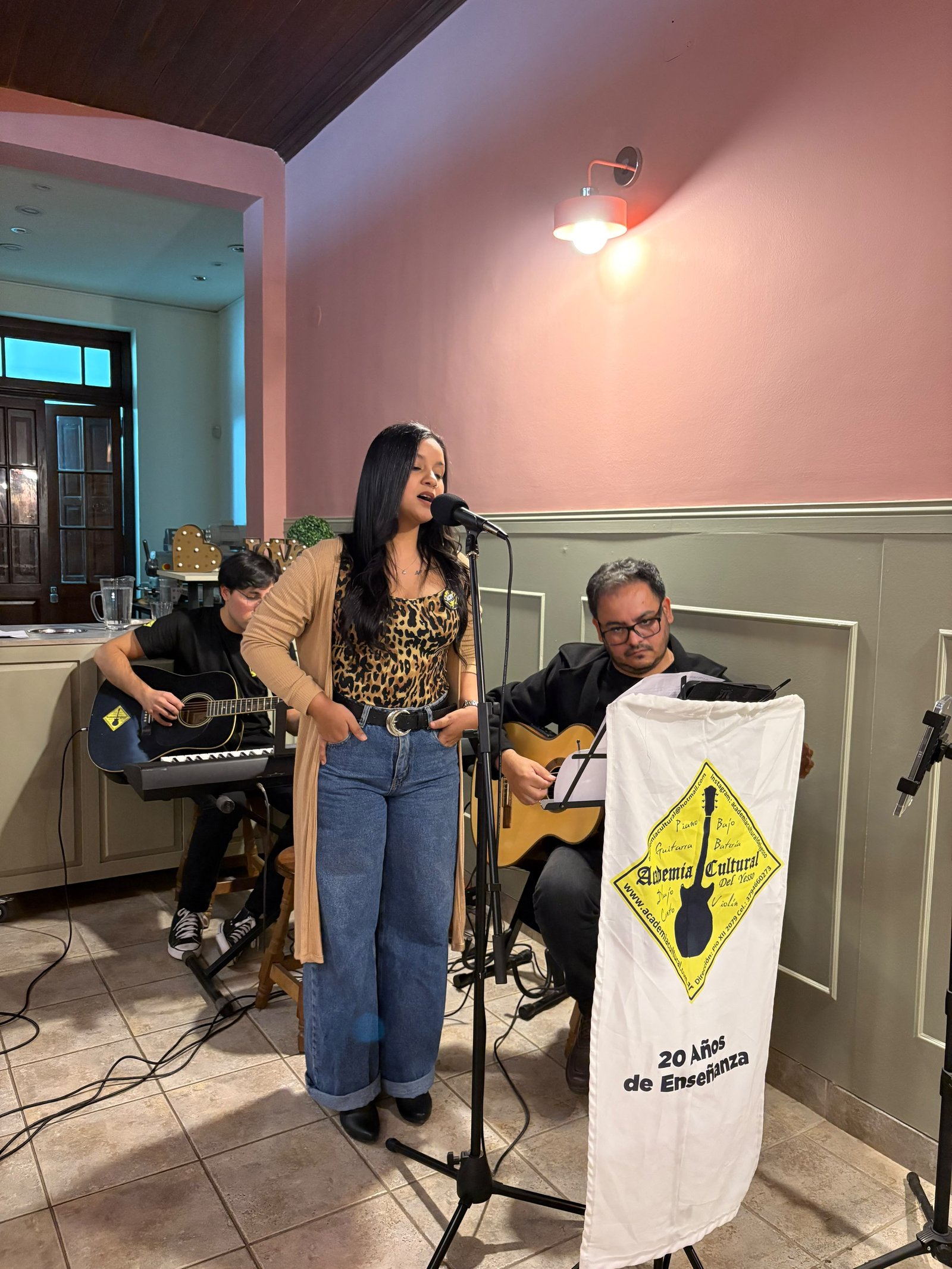 Show en Lupe Cafe
